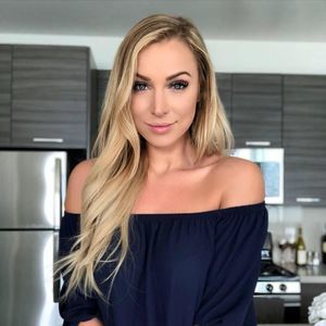 Meet your Posher, Kelli